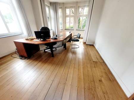 Wohnzimmer/ Chefzimmer Wohnzimmer/ Chefzimmer - Büro in 48268 Greven mit 131m² kaufen