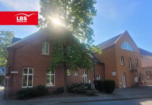 Seiteneingang Seiteneingang - Erdgeschosswohnung in 48268 Greven mit 131m² kaufen