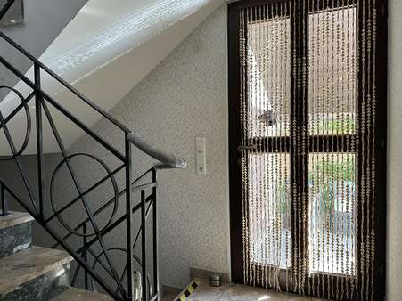 Hauseingang-Treppenhaus - Erdgeschosswohnung in 32805 Horn-Bad Meinberg mit 69m² kaufen
