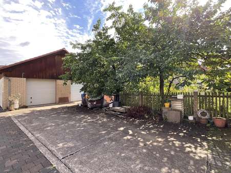 Außenansicht/Garage - Mehrfamilienhaus in 32676 Lügde mit 241m² kaufen