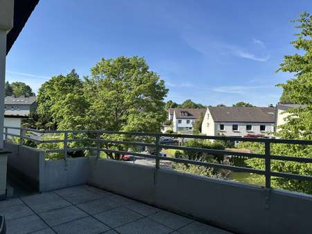 Blick von der Loggia - Dachgeschosswohnung in 32756 Detmold mit 120m² kaufen