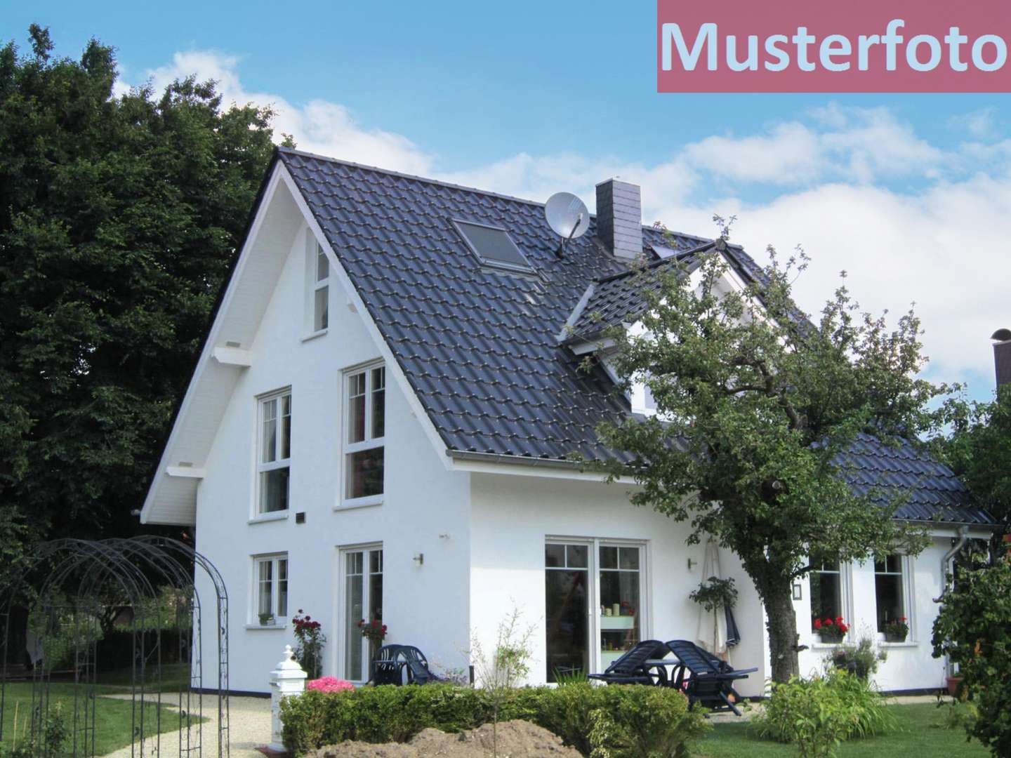 Titelbild Titelbild - Einfamilienhaus in 32791 Lage mit 120m² kaufen