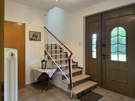 Eingangsbereich - Zweifamilienhaus in 32657 Lemgo mit 201m² kaufen