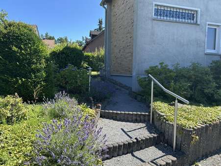 Zuwegung Zuwegung - Zweifamilienhaus in 32760 Detmold mit 140m² kaufen