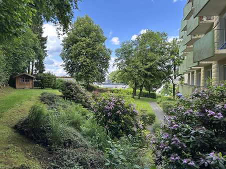 Gartenanlage - Erdgeschosswohnung in 32756 Detmold mit 107m² kaufen