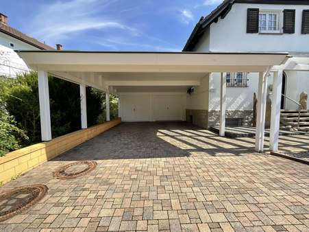 Carport und Garage - Einfamilienhaus in 32805 Horn-Bad Meinberg mit 157m² günstig kaufen
