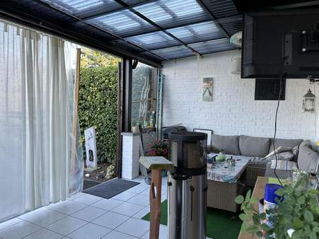 überdachte Terrasse - Mehrfamilienhaus in 32683 Barntrup mit 235m² kaufen