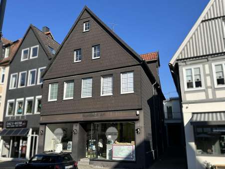 Vorderansicht-Hauseingang - Mehrfamilienhaus in 32756 Detmold mit 138m² kaufen