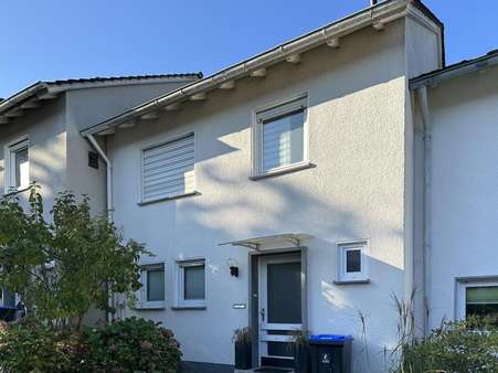 Vorderansicht - Reihenmittelhaus in 32758 Detmold mit 88m² kaufen