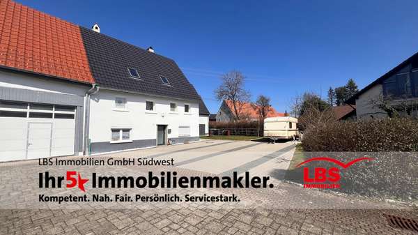 Wohnhaus - Straßenansicht - Doppelhaushälfte in 78600 Kolbingen mit 155m² kaufen