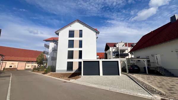Wohngebäude - Seitenansicht Ostseite Wohngebäude - Seitenansicht Ostseite - Dachgeschosswohnung in 78532 Tuttlingen mit 82m² mieten