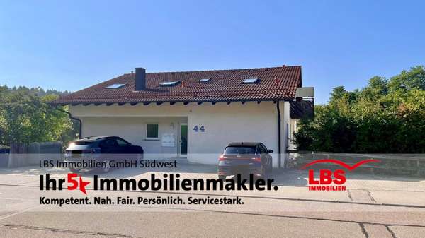 Wohnhaus - Straßenansicht - Erdgeschosswohnung in 78647 Trossingen mit 55m² kaufen