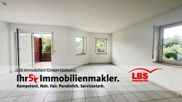 Wohnzimmer / Balkon / Essbereich - Erdgeschosswohnung in 78647 Trossingen mit 55m² kaufen