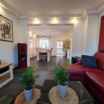 Blick v. Sitz- zum Essbereich - Doppelhaushälfte in 47239 Duisburg mit 116m² kaufen