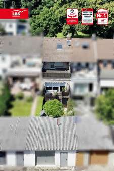 Rückansicht Vogelperspektive Rückansicht Vogelperspektive - Reihenmittelhaus in 47179 Duisburg mit 113m² kaufen