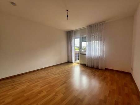 Whg. Nr. 4 re., WZ mit Balkon Whg. Nr. 4 re., WZ mit Balkon - Etagenwohnung in 47445 Moers mit 156m² kaufen