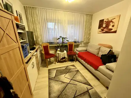 Aufgeteiltes Mehrfamilienhaus mit enormen Potential In toller Lage!