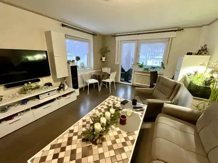 Aufgeteiltes Mehrfamilienhaus mit enormen Potential In toller Lage!