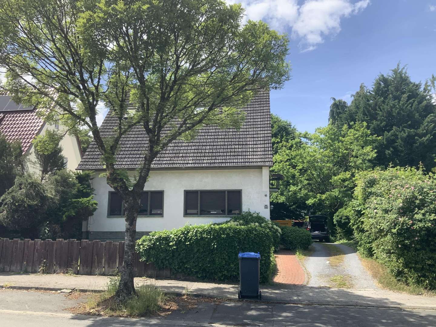 Einfamilienhaus mit Bauland - Einfamilienhaus in 59557 Lippstadt mit 161m² als Kapitalanlage kaufen
