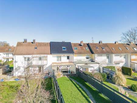 Gartenansicht - Reihenmittelhaus in 59557 Lippstadt mit 96m² günstig kaufen