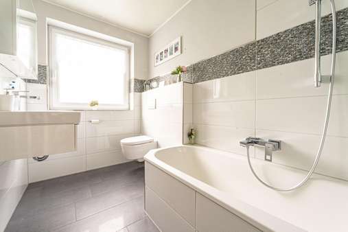 Badezimmer - Etagenwohnung in 59557 Lippstadt mit 82m² kaufen