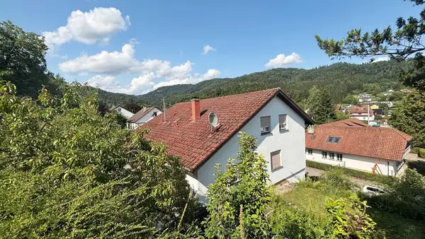 Großzügiges Haus sucht Ihre Ideen zur neuen Nutzung