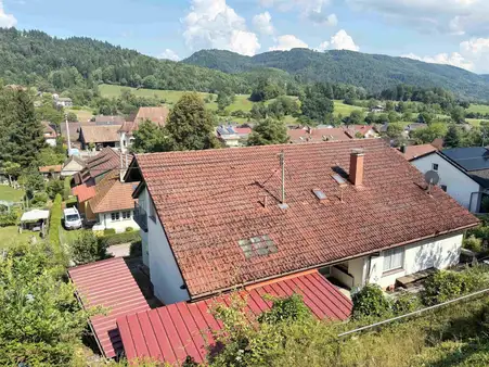 Großzügiges Haus sucht Ihre Ideen zur neuen Nutzung