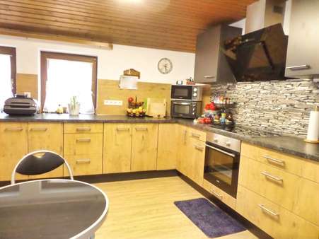 Geräumige Küche - Zweifamilienhaus in 79674 Todtnau mit 449m² kaufen