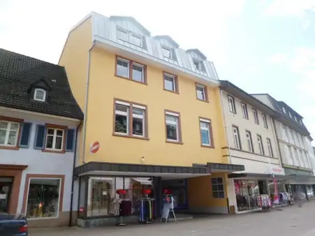 Kernsaniertes Wohn- und Geschäftshaus in der Innenstadt