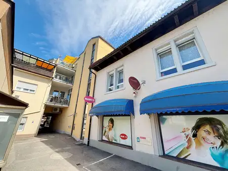 Kernsaniertes Wohn- und Geschäftshaus in der Innenstadt
