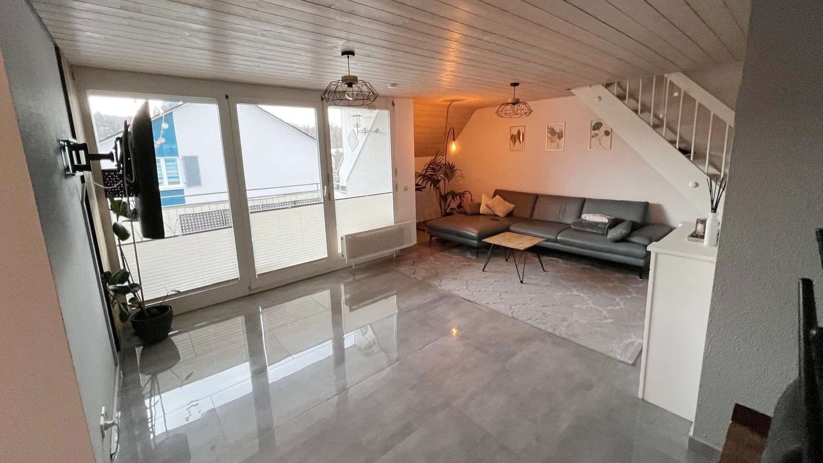 Das Wohnzimmer - Maisonette-Wohnung in 79650 Schopfheim mit 124m² kaufen