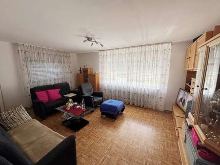 1. OG Wohnzimmer 1. OG Wohnzimmer - Mehrfamilienhaus in 79650 Schopfheim mit 237m² kaufen