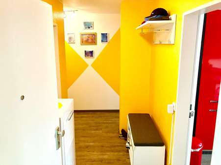 Der Flur - Dachgeschosswohnung in 79650 Schopfheim mit 74m² kaufen