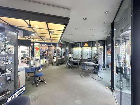 Optikgeschäft Erdgeschoss - Mehrfamilienhaus in 32602 Vlotho mit 100m² kaufen