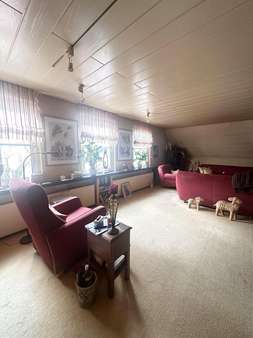 Wohnzimmer - Mehrfamilienhaus in 32602 Vlotho mit 100m² kaufen