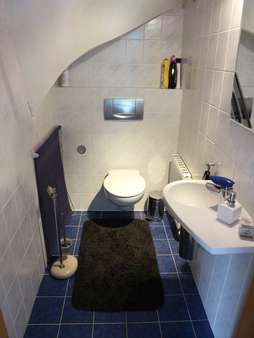 Gäste-WC - Doppelhaushälfte in 32457 Porta Westfalica mit 145m² günstig kaufen