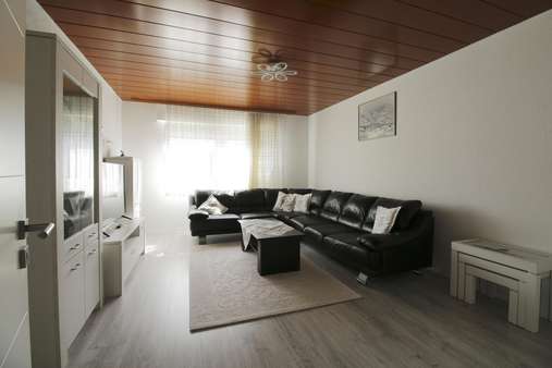 Wohnzimmer - Dachgeschosswohnung in 58840 Plettenberg mit 143m² kaufen