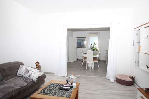 Wohn-/Esszimmer OG - Mehrfamilienhaus in 59757 Arnsberg mit 230m² kaufen