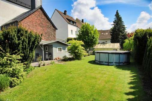 großes Grundstück - Zweifamilienhaus in 59759 Arnsberg mit 260m² kaufen