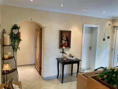 Flur - Einfamilienhaus in 59909 Bestwig mit 180m² kaufen