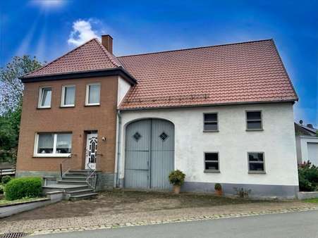 Ansicht von Norden Ansicht von Norden - Einfamilienhaus in 33181 Bad Wünnenberg mit 154m² kaufen
