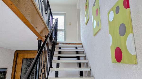 Treppenhaus - Mehrfamilienhaus in 59909 Bestwig mit 218m² kaufen