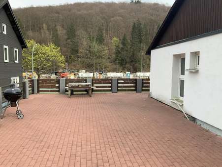 Terrasse - Zweifamilienhaus in 59929 Brilon mit 170m² kaufen