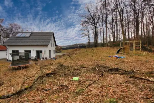 *neuer Preis* Einfamilienhaus mit großem Grundstück direkt am Wald 