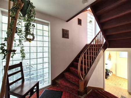 Treppenhaus - Zweifamilienhaus in 63303 Dreieich mit 134m² kaufen