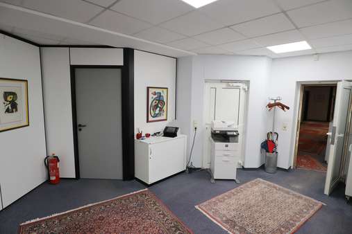 Büro 1 + 3 - Büro in 63225 Langen mit 699m² als Kapitalanlage kaufen