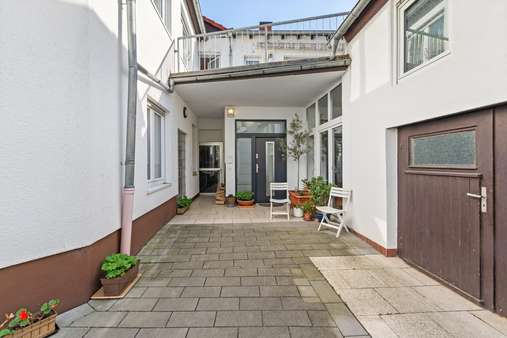 Eingang Hinterhaus - Zweifamilienhaus in 64390 Erzhausen mit 251m² kaufen
