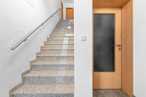 Eingangsbereich Hinterhaus - Zweifamilienhaus in 64390 Erzhausen mit 251m² kaufen