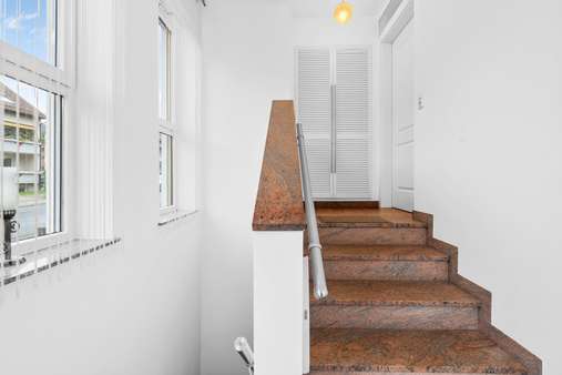 Eingangsbereich Haus Eingangsbereich Haus - Einfamilienhaus in 63329 Egelsbach mit 190m² kaufen