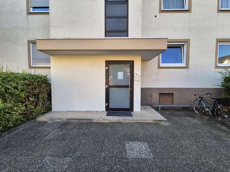 Eingang Eingang - Etagenwohnung in 63263 Neu-Isenburg mit 107m² kaufen